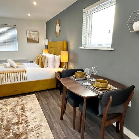 A Cozy Hideaway With Balcony - Close To Beach Bournemouth Buitenkant foto