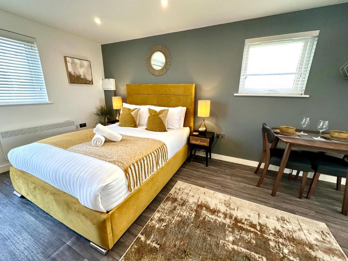 A Cozy Hideaway With Balcony - Close To Beach Bournemouth Buitenkant foto