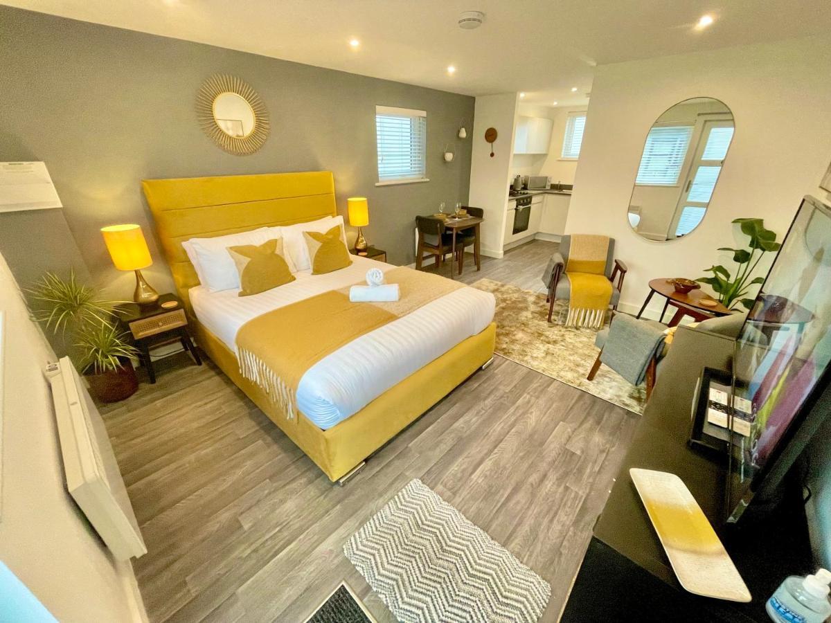A Cozy Hideaway With Balcony - Close To Beach Bournemouth Buitenkant foto