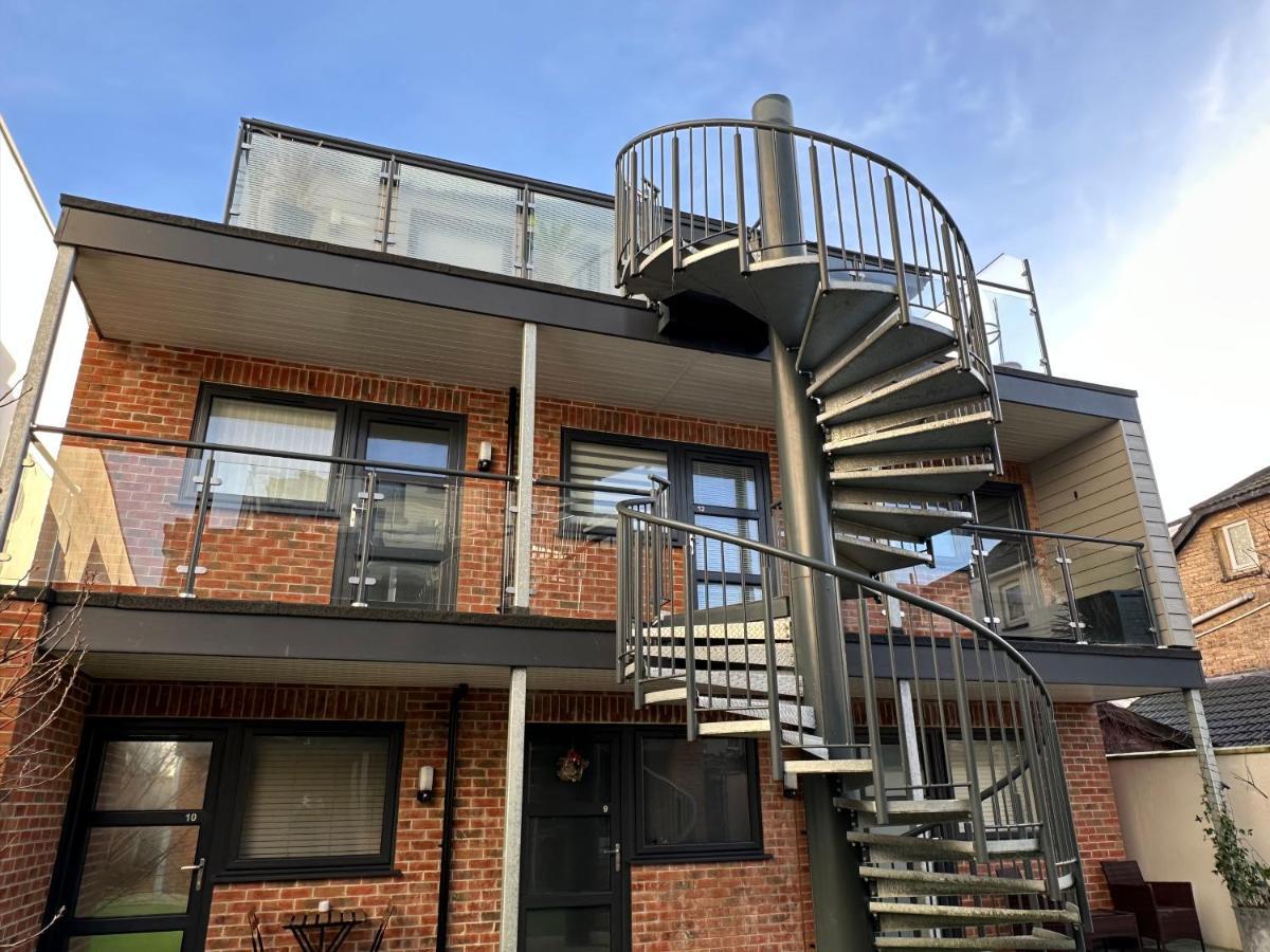 A Cozy Hideaway With Balcony - Close To Beach Bournemouth Buitenkant foto